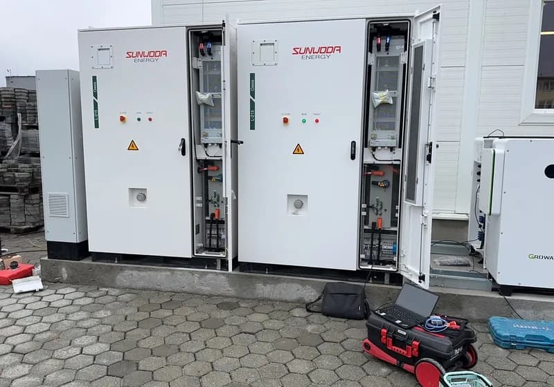 BESS systém, 2x 215kWh / 200kW